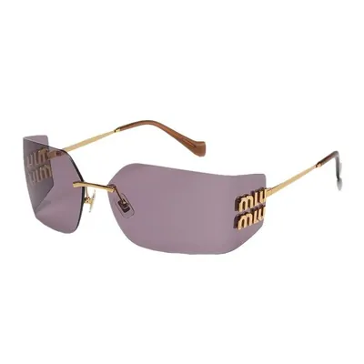 Frameless sunglasses, a single rose-tinted lens wrapping across both eyes on thin gold arms, lettering etched along its lower edge, on white.